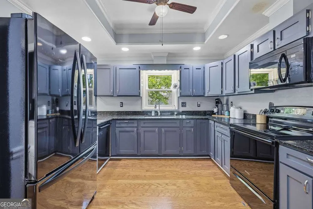 8 Vernon Glen CT Sandy Springs, GA 30338