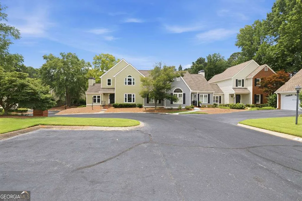 8 Vernon Glen CT Sandy Springs, GA 30338