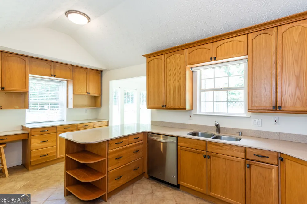 289 Marsha WAY Sharpsburg, GA 30277