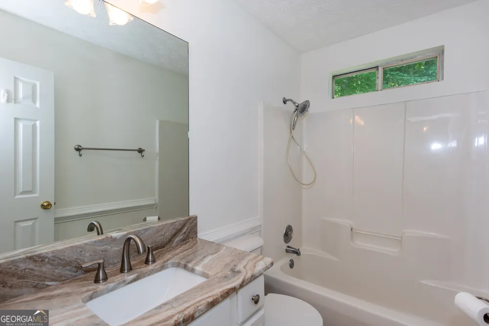 289 Marsha WAY Sharpsburg, GA 30277