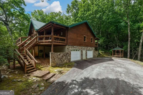 154 Summer LN