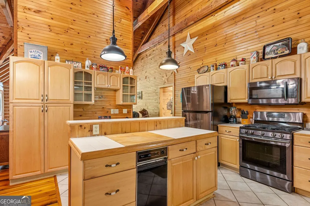 154 Summer LN Clayton, GA 30525