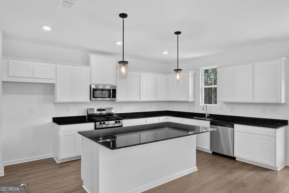 216 Groveton Euharlee, GA 30145