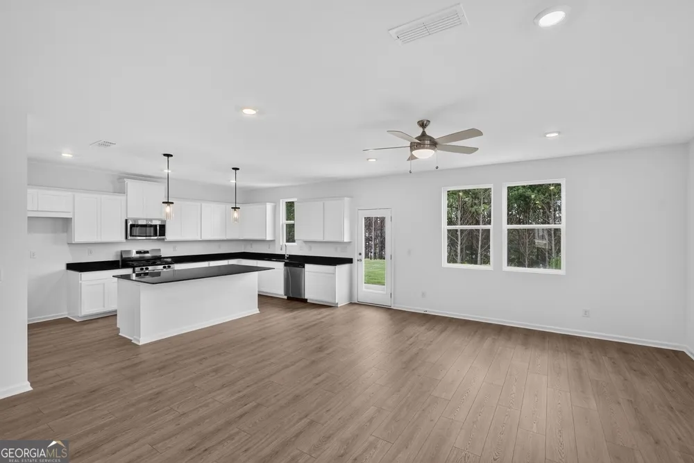 216 Groveton Euharlee, GA 30145