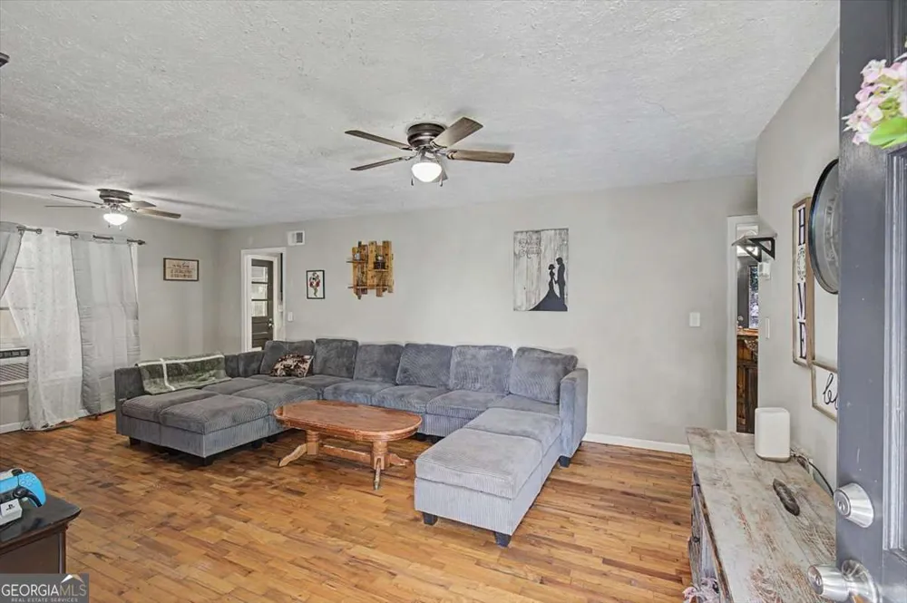 3 Hammond DR SW Plainville, GA 30733