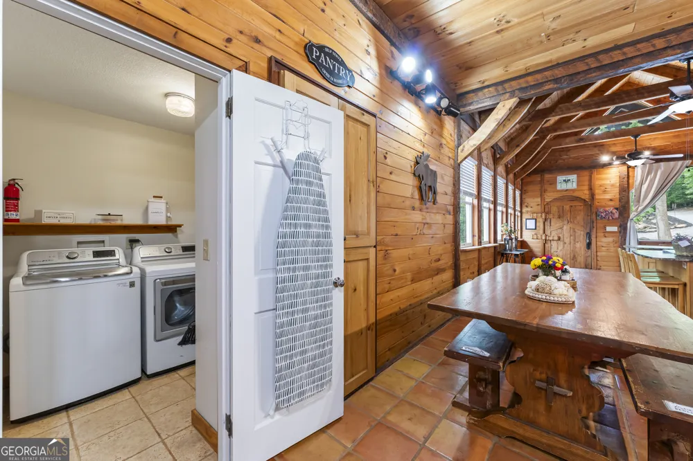 2374 Dean Mountain RD Cleveland, GA 30528