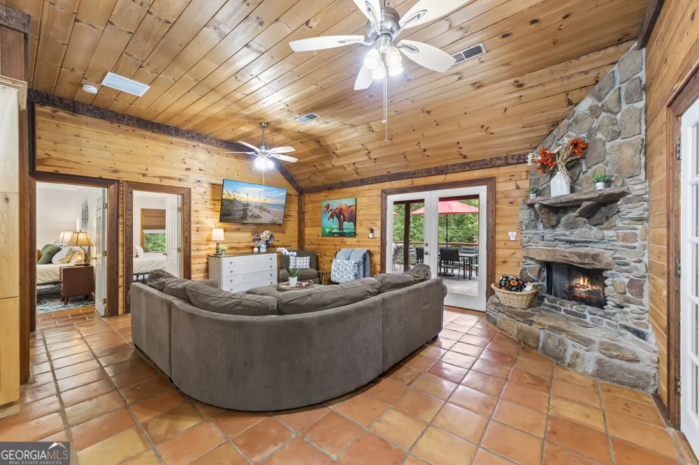 2374 Dean Mountain RD Cleveland, GA 30528