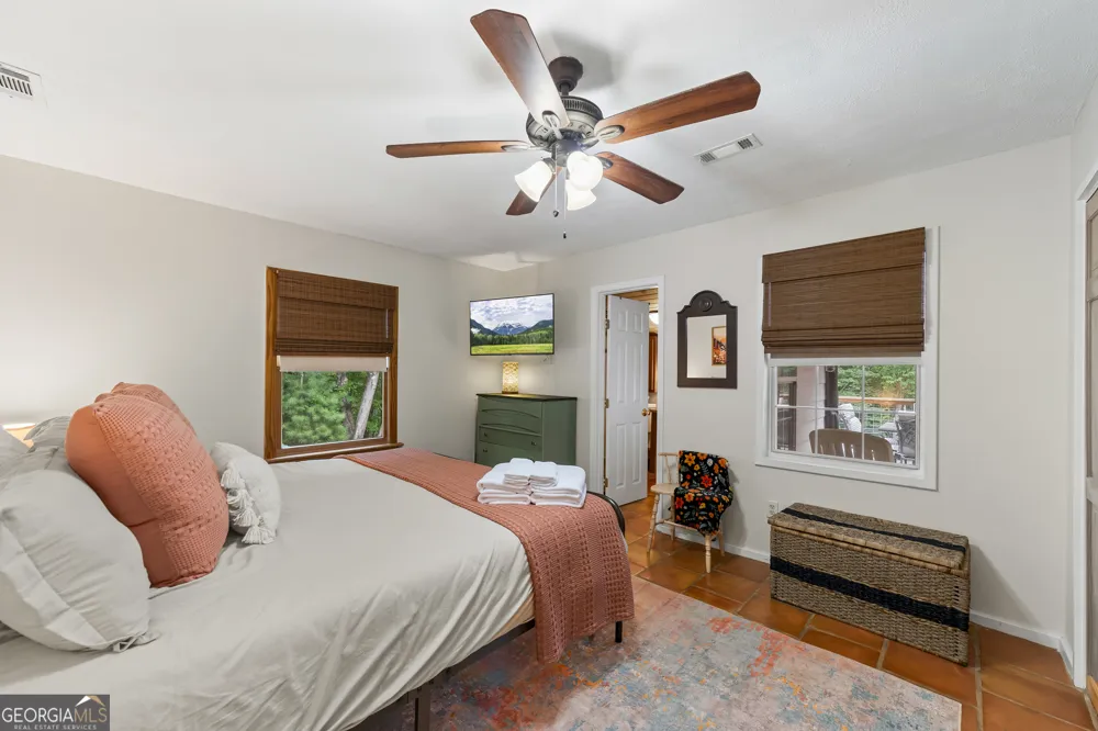 2374 Dean Mountain RD Cleveland, GA 30528