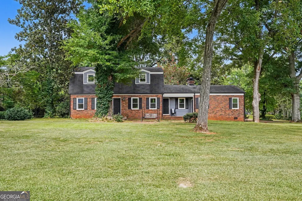 1019 E College ST Griffin, GA 30224