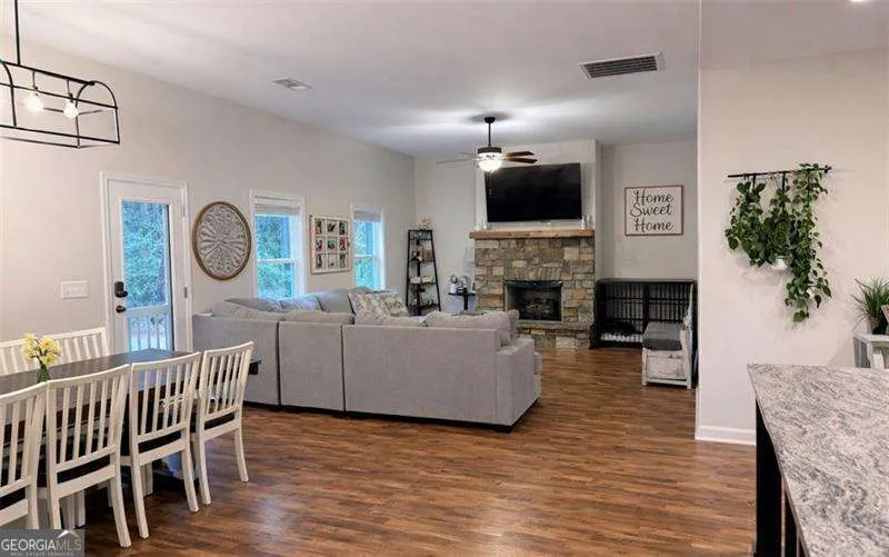 101 Fenwick Manor DR LaGrange, GA 30241