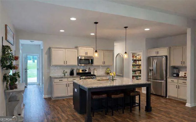 101 Fenwick Manor DR LaGrange, GA 30241