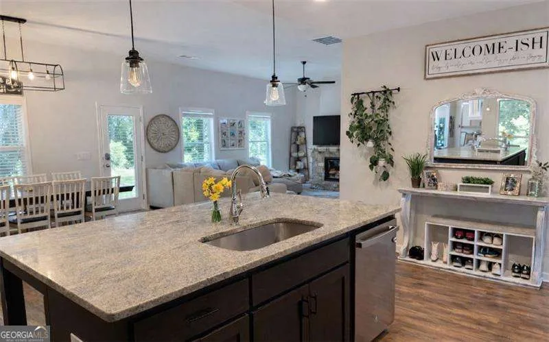 101 Fenwick Manor DR LaGrange, GA 30241