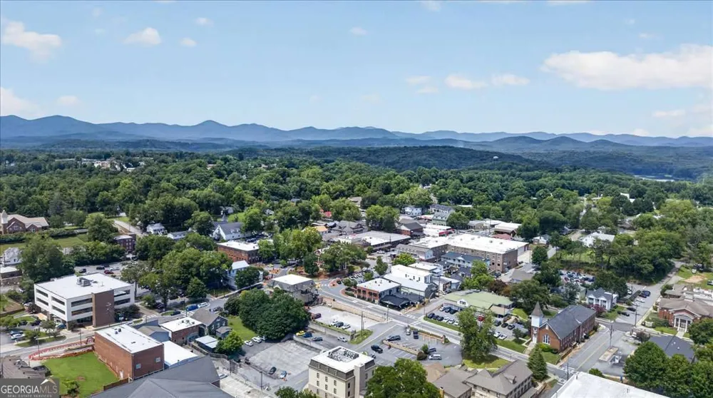 271 Broken Arrow TRL Dahlonega, GA 30533