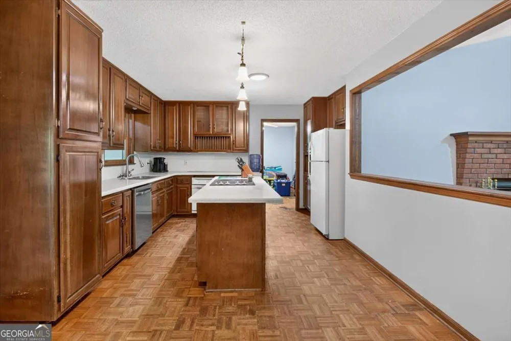 271 Broken Arrow TRL Dahlonega, GA 30533
