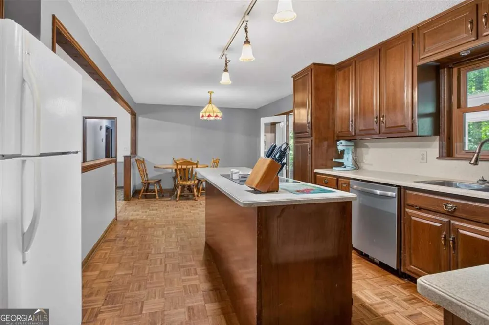 271 Broken Arrow TRL Dahlonega, GA 30533