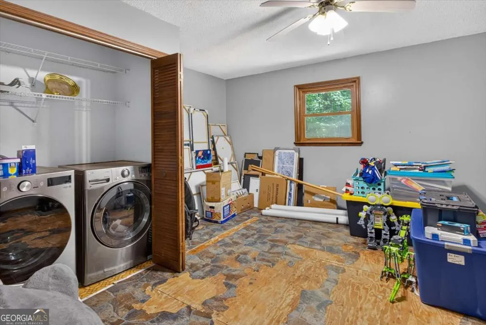 271 Broken Arrow TRL Dahlonega, GA 30533