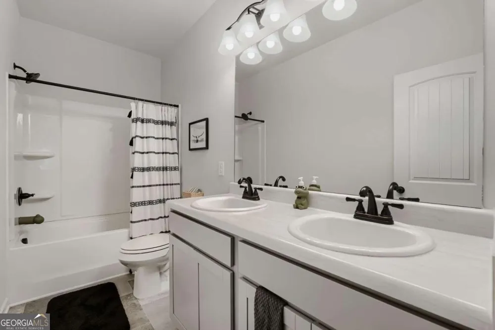 407 Larry LN Adairsville, GA 30103