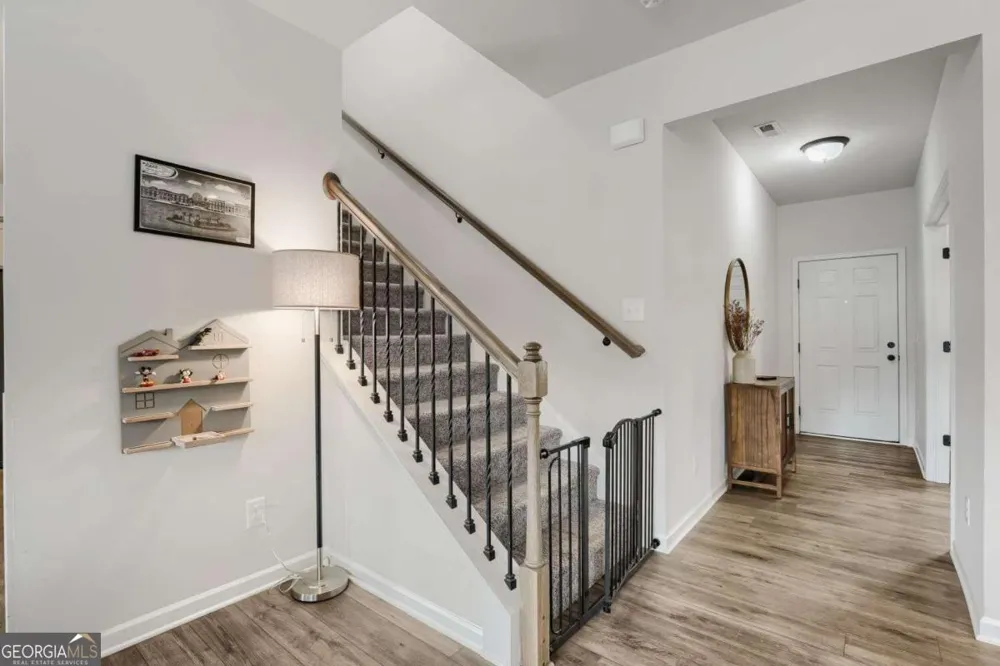 407 Larry LN Adairsville, GA 30103