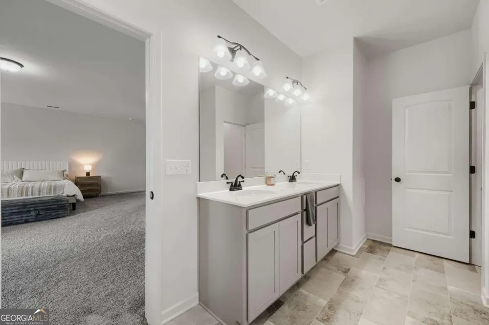 407 Larry LN Adairsville, GA 30103