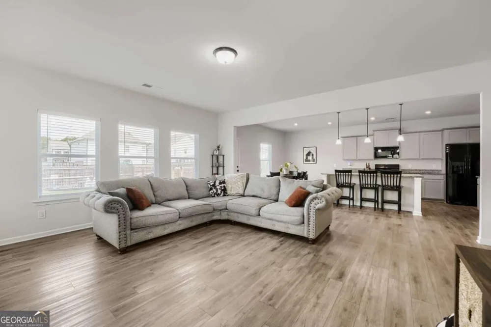 407 Larry LN Adairsville, GA 30103