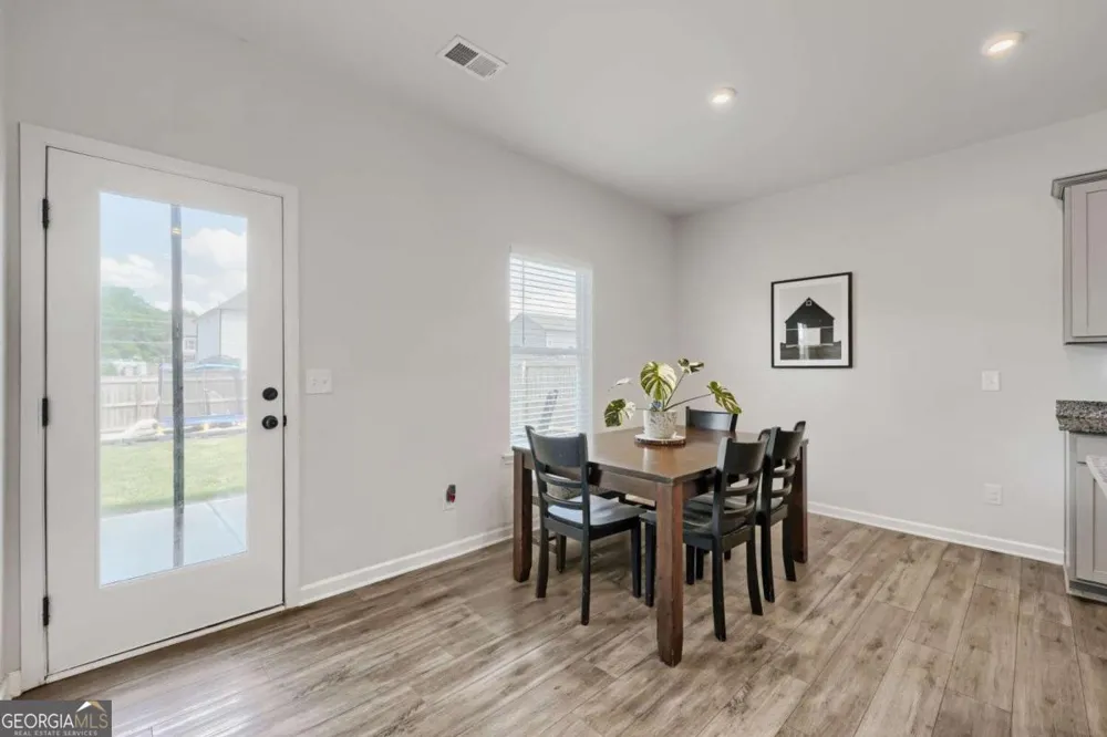 407 Larry LN Adairsville, GA 30103