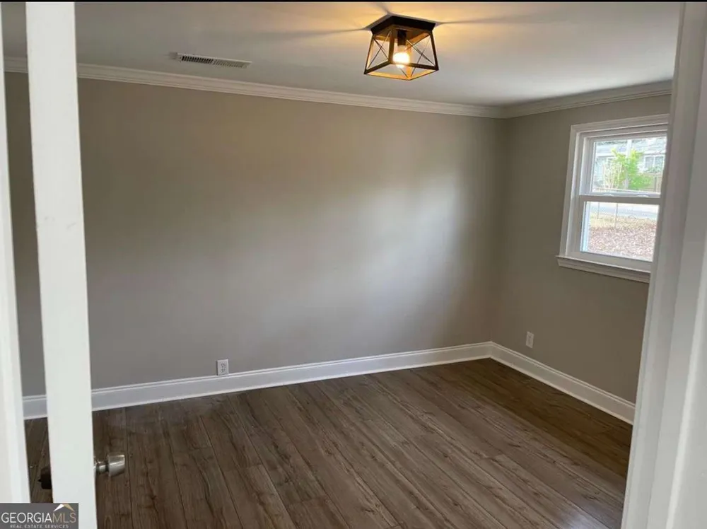 2463 Wayne ST SW Marietta, GA 30060