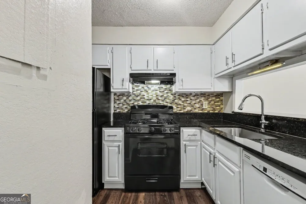 2623 Dorian DR SW Snellville, GA 30078