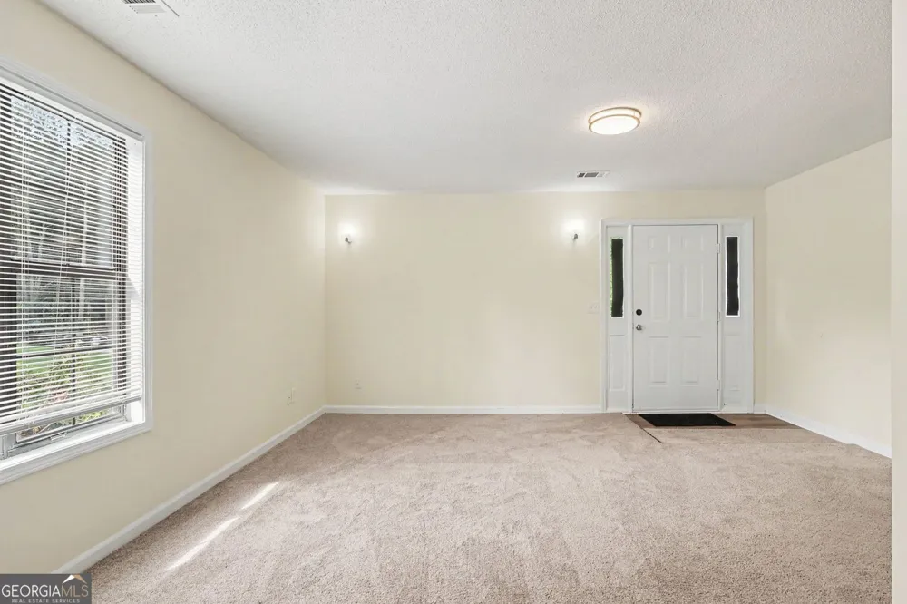 2623 Dorian DR SW Snellville, GA 30078