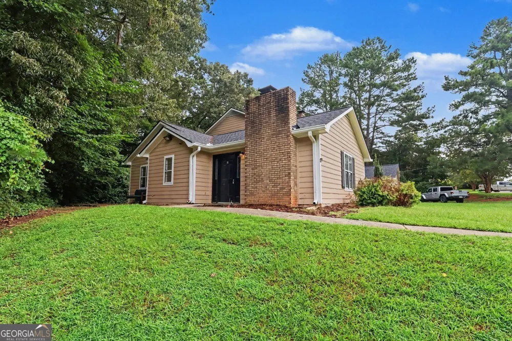 2623 Dorian DR SW Snellville, GA 30078