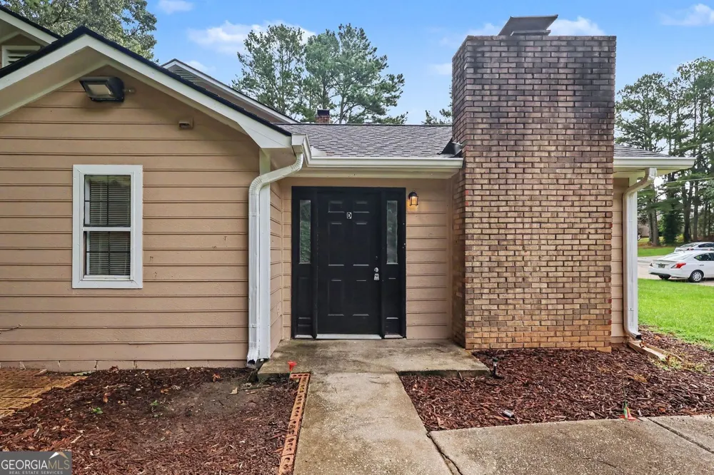 2623 Dorian DR SW Snellville, GA 30078
