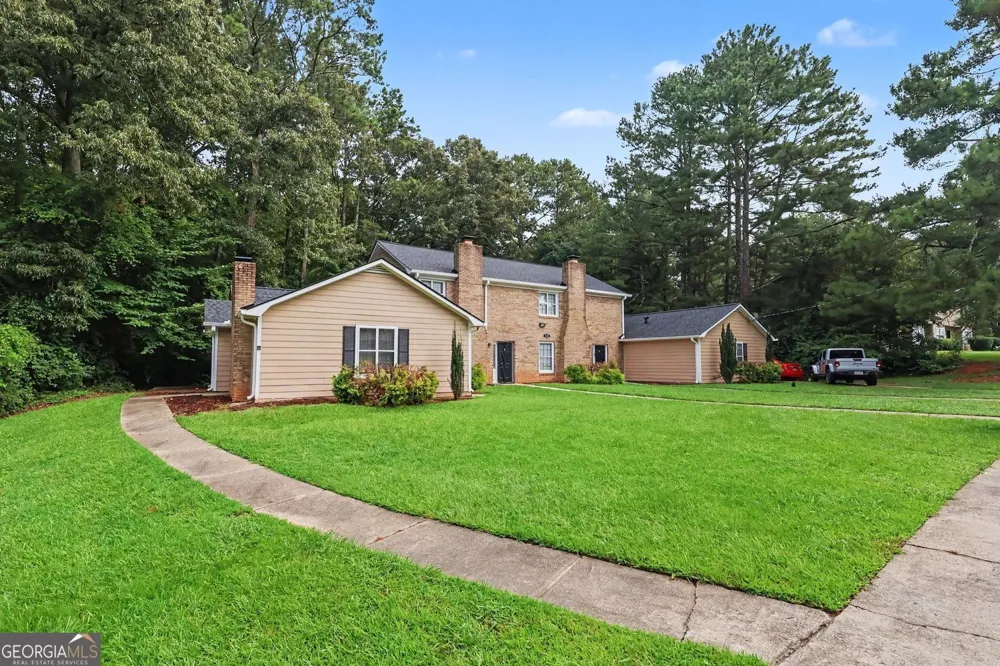 2623 Dorian DR SW Snellville, GA 30078