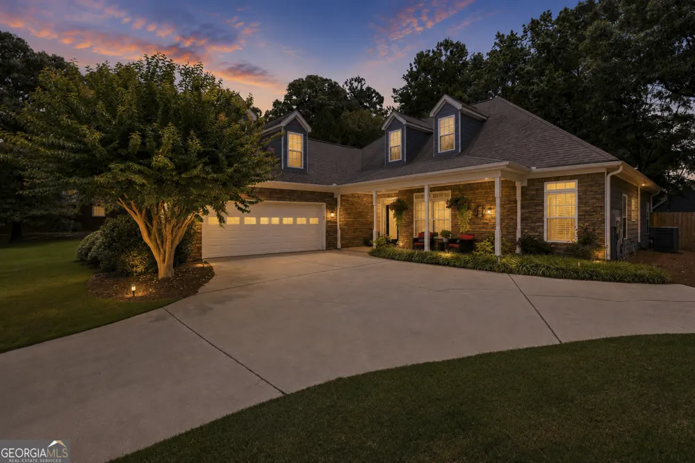 135 Clear Spring LN Oxford, GA 30054