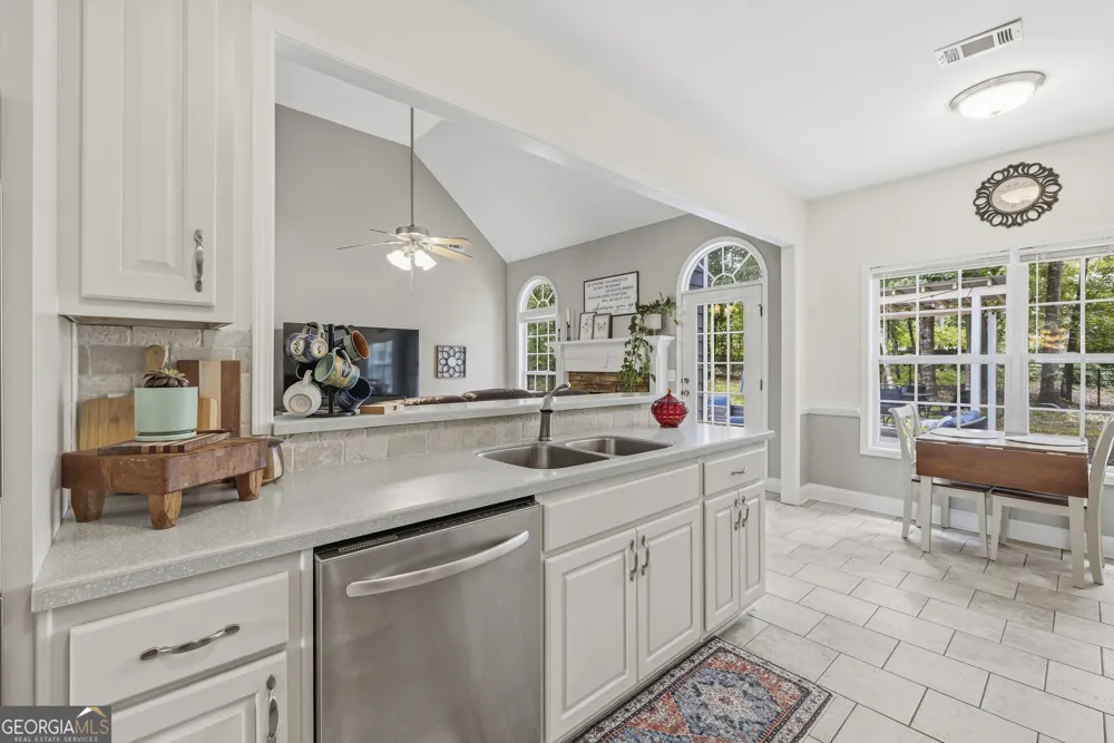 135 Clear Spring LN Oxford, GA 30054