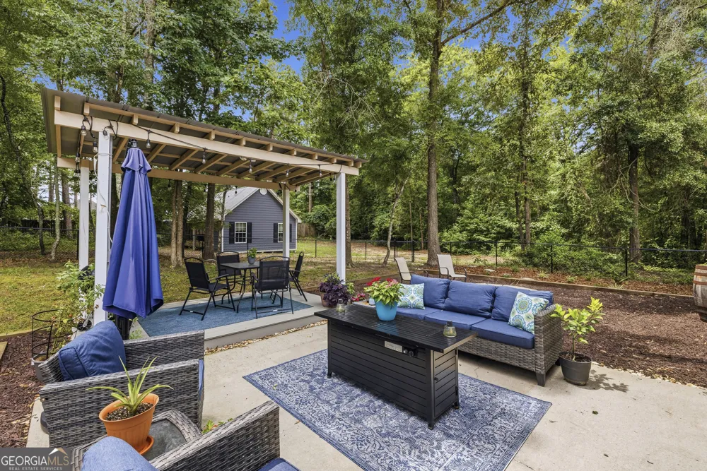 135 Clear Spring LN Oxford, GA 30054