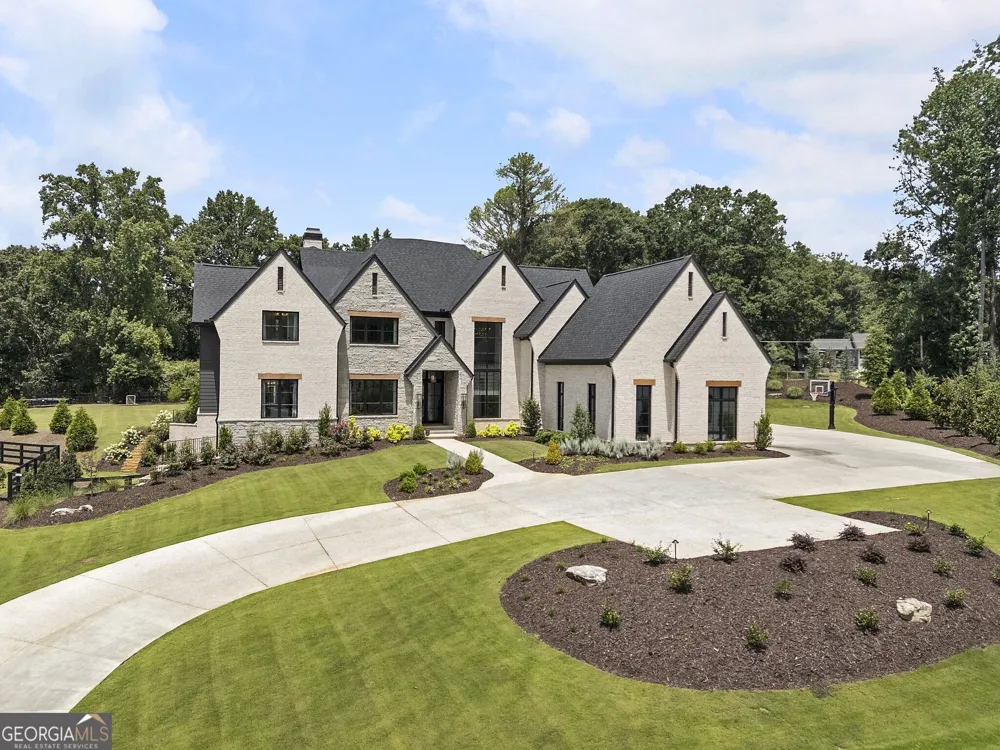 1022 Lyndon LN Milton, GA 30004