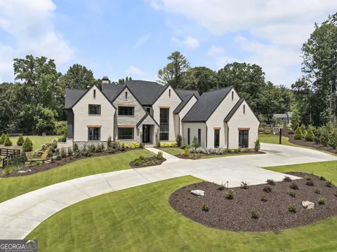 1022 Lyndon LN