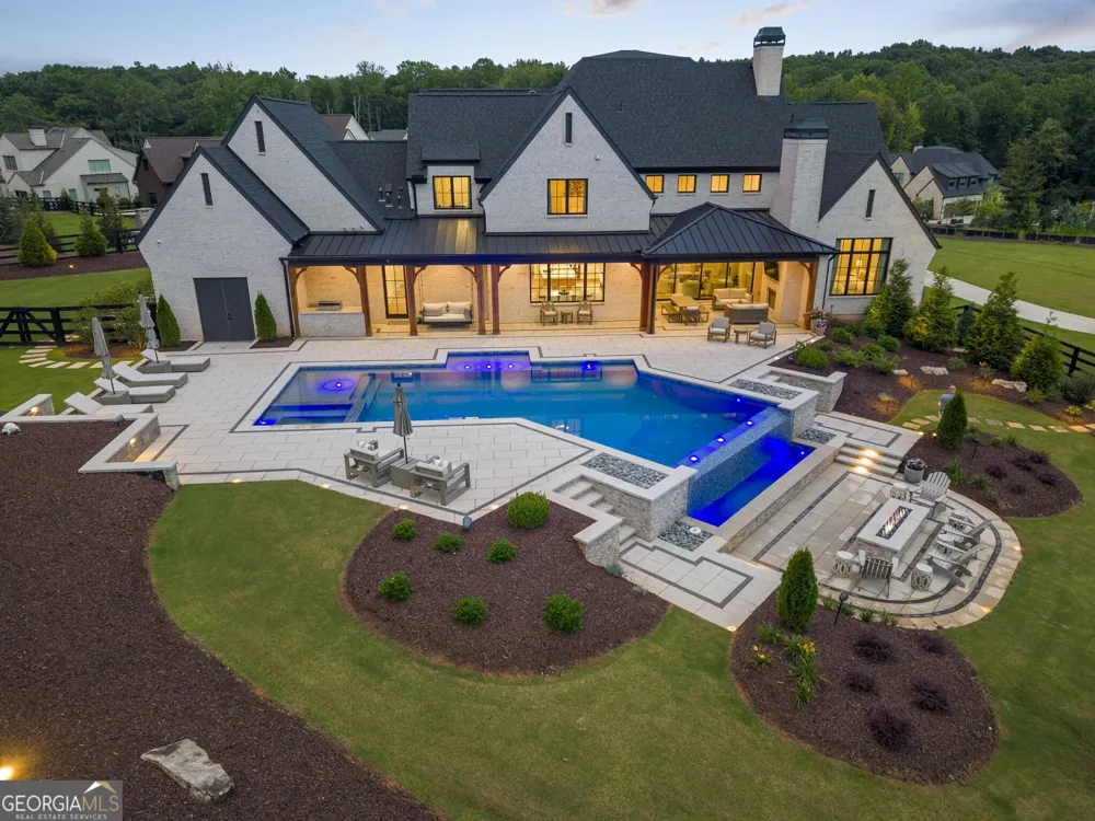 1022 Lyndon LN Milton, GA 30004