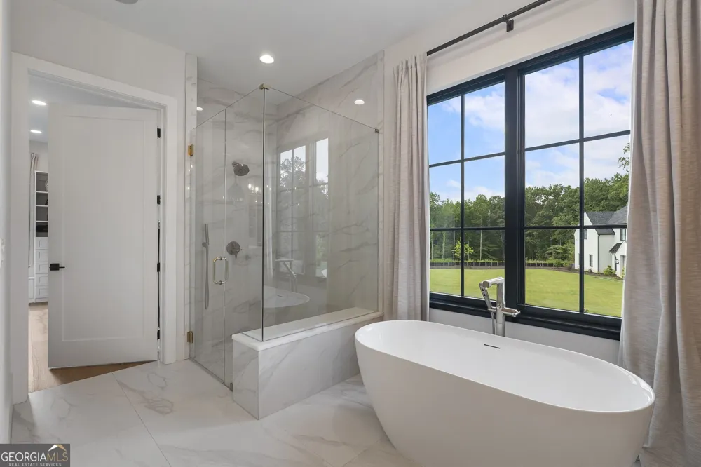 1022 Lyndon LN Milton, GA 30004