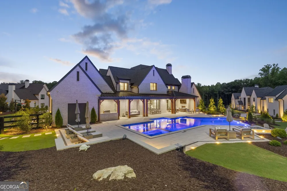 1022 Lyndon LN Milton, GA 30004