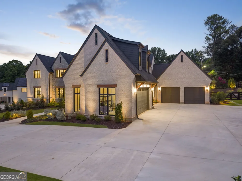 1022 Lyndon LN Milton, GA 30004