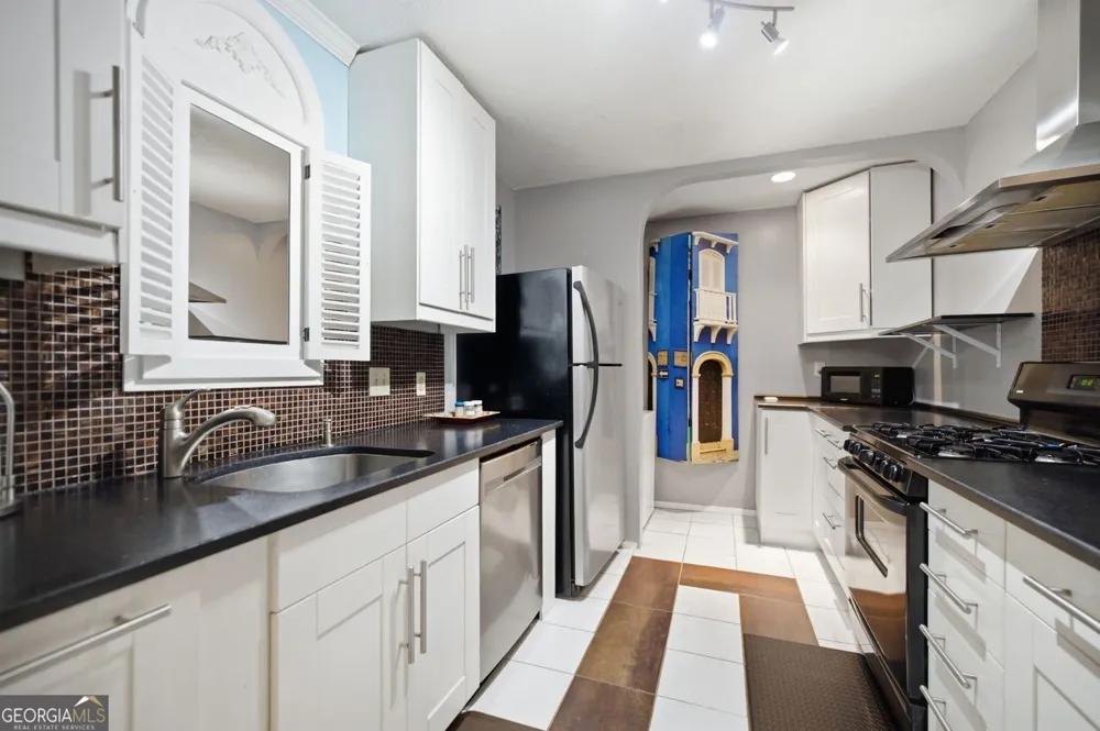 402 Olde Mill LN Norcross, GA 30093