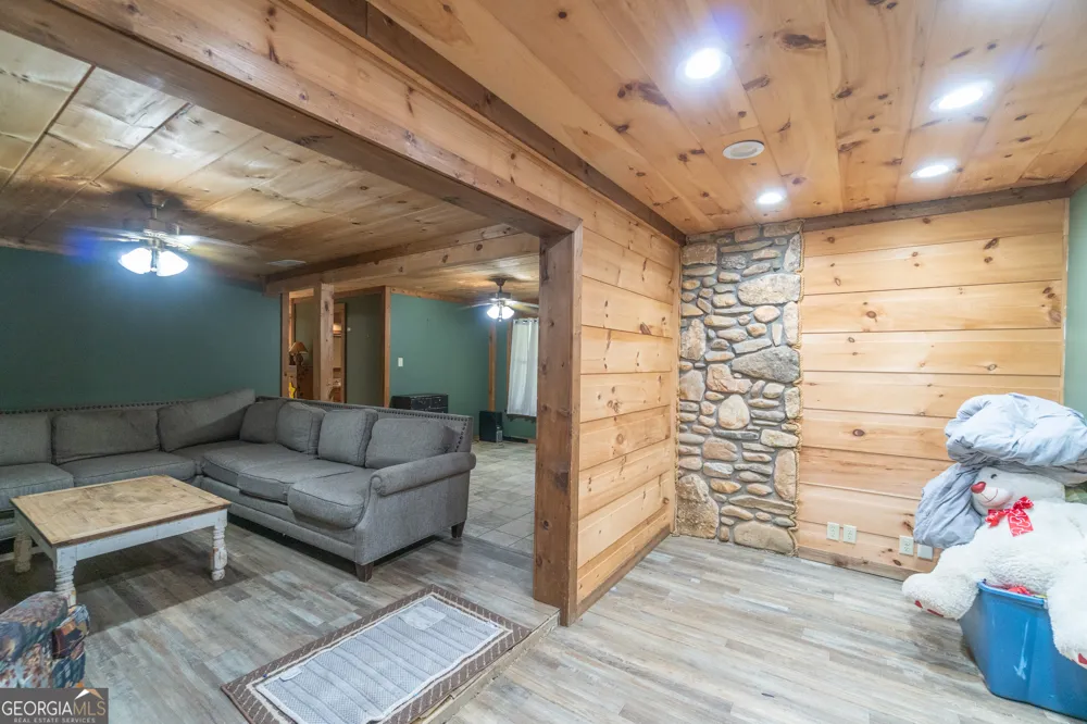 440 Joe Franklin RD Sautee Nacoochee, GA 30571