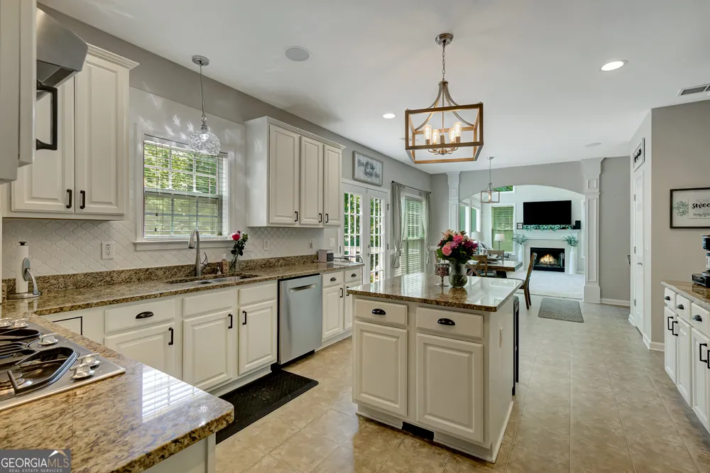 381 Rosebay LN Sharpsburg, GA 30277