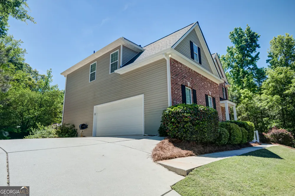 381 Rosebay LN Sharpsburg, GA 30277