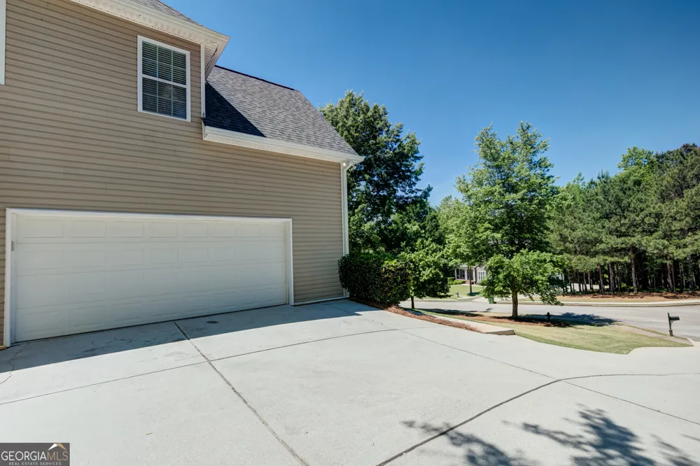 381 Rosebay LN Sharpsburg, GA 30277