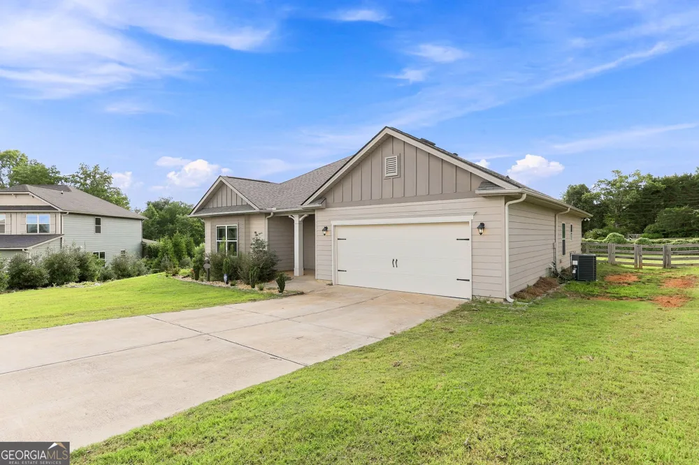 6104 Creekside View Ln Clermont, GA 30527