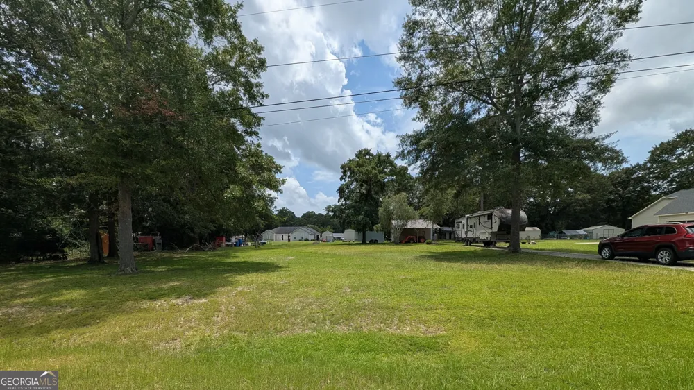 77 Spring Valley DR Hawkinsville, GA 31036