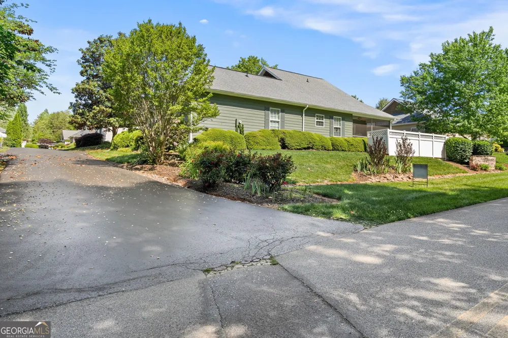 419 Long View Cir. Hiawassee, GA 30546