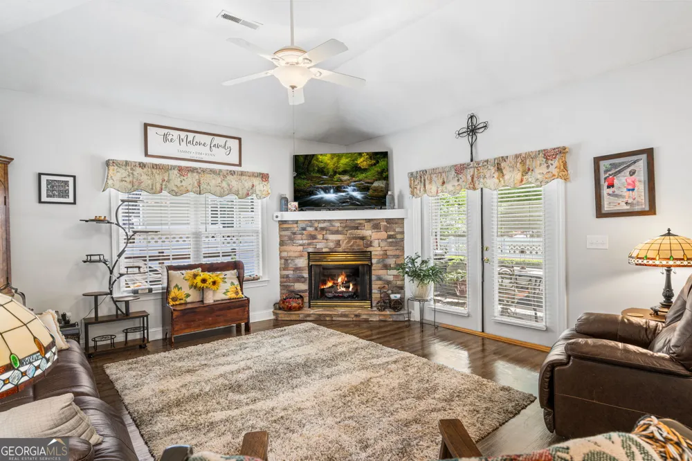 419 Long View Cir. Hiawassee, GA 30546