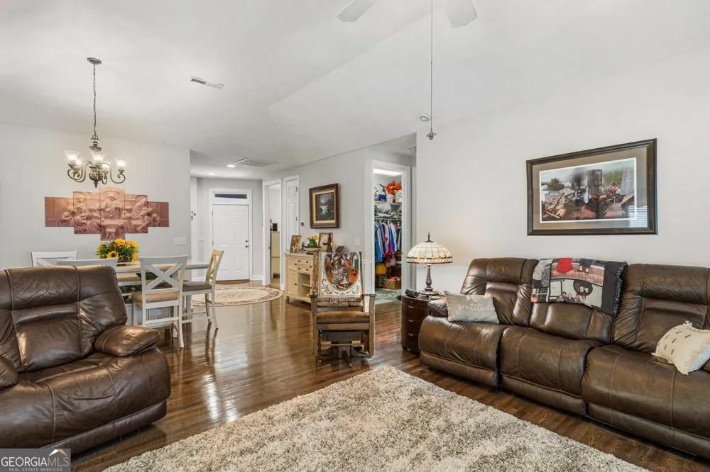 419 Long View Cir. Hiawassee, GA 30546
